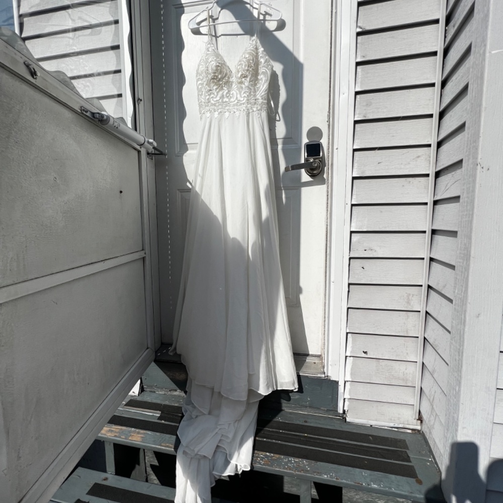 WEDDING DRESS - Picture 3 of 6